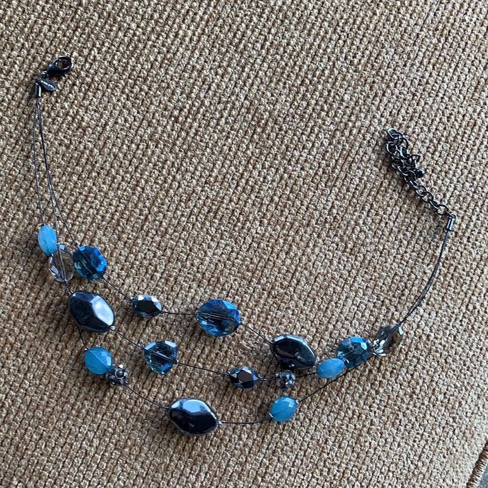 Cute floating stone necklace